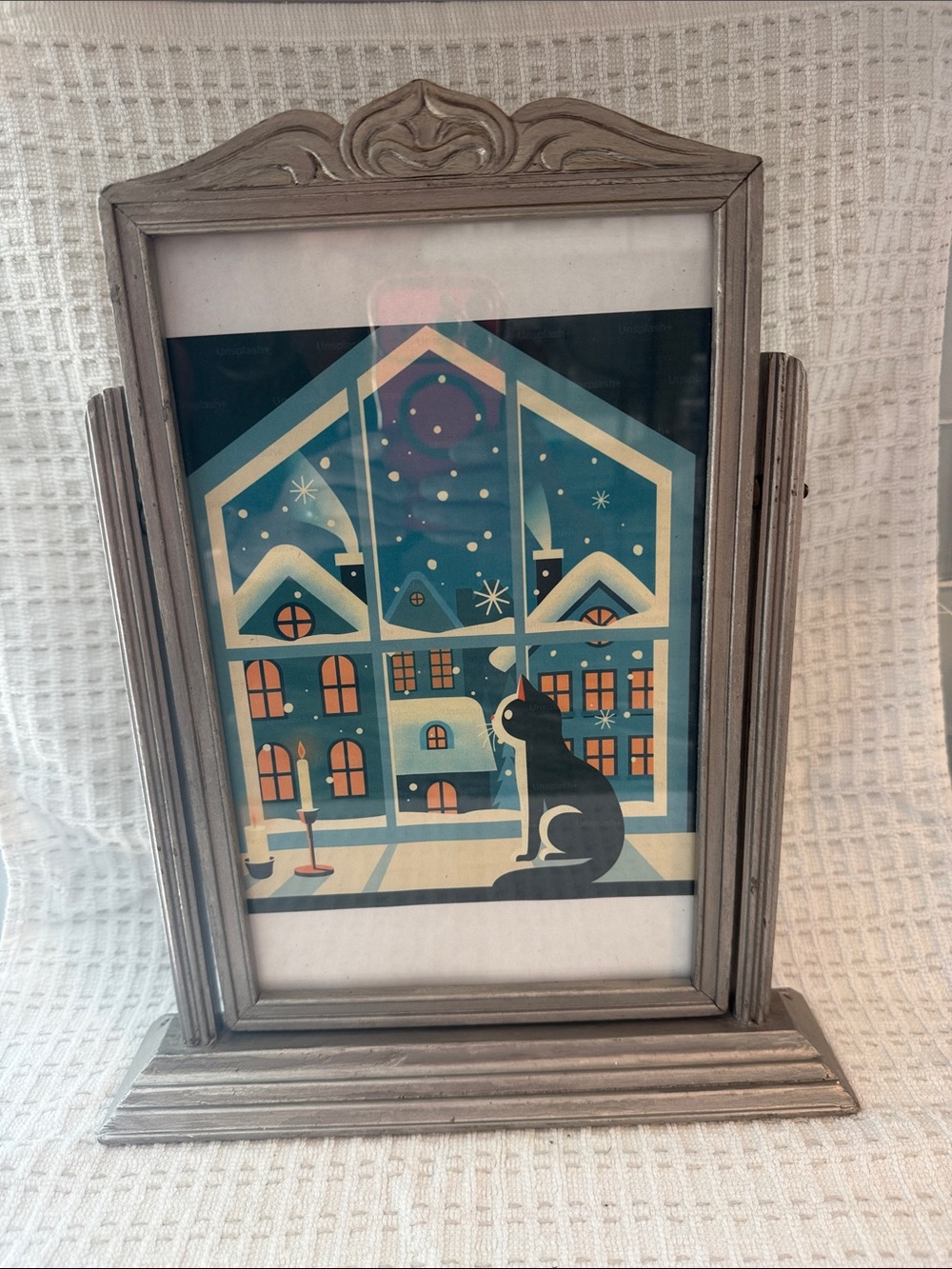 Vintage wood swivel Gray picture Frame with Winter Cat Artwork, change photo